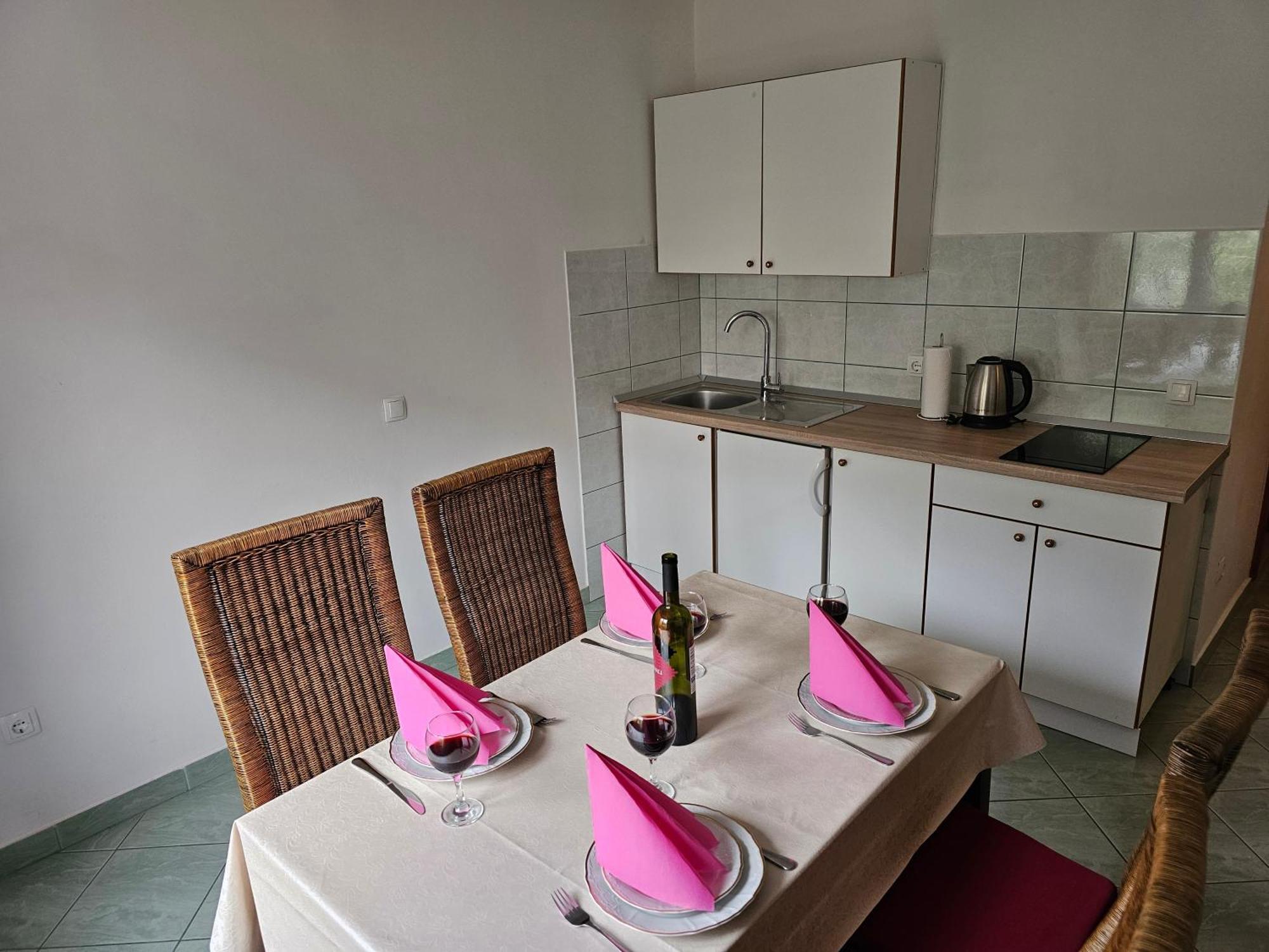 Apartments Kovac Makarska Rum bild