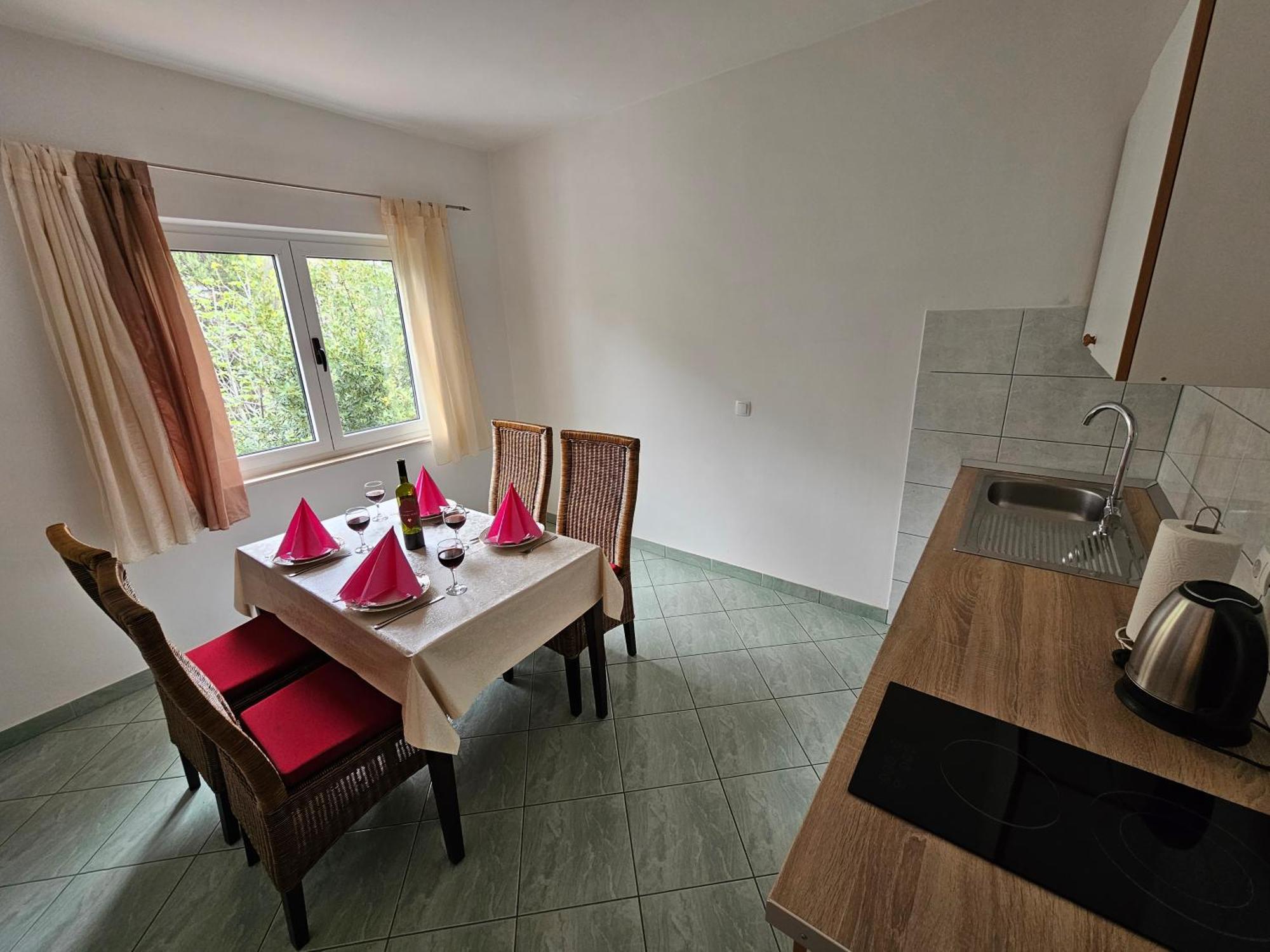 Apartments Kovac Makarska Rum bild