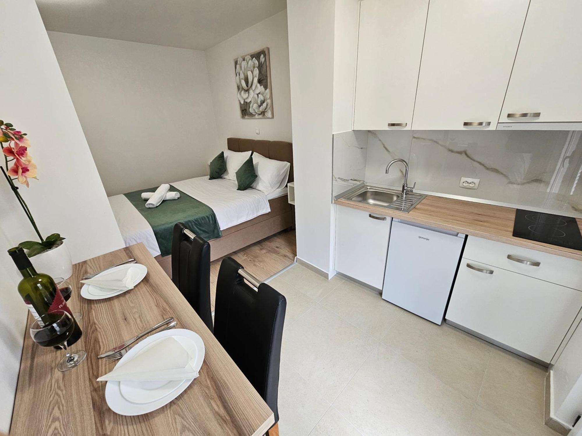 Apartments Kovac Makarska Exteriör bild