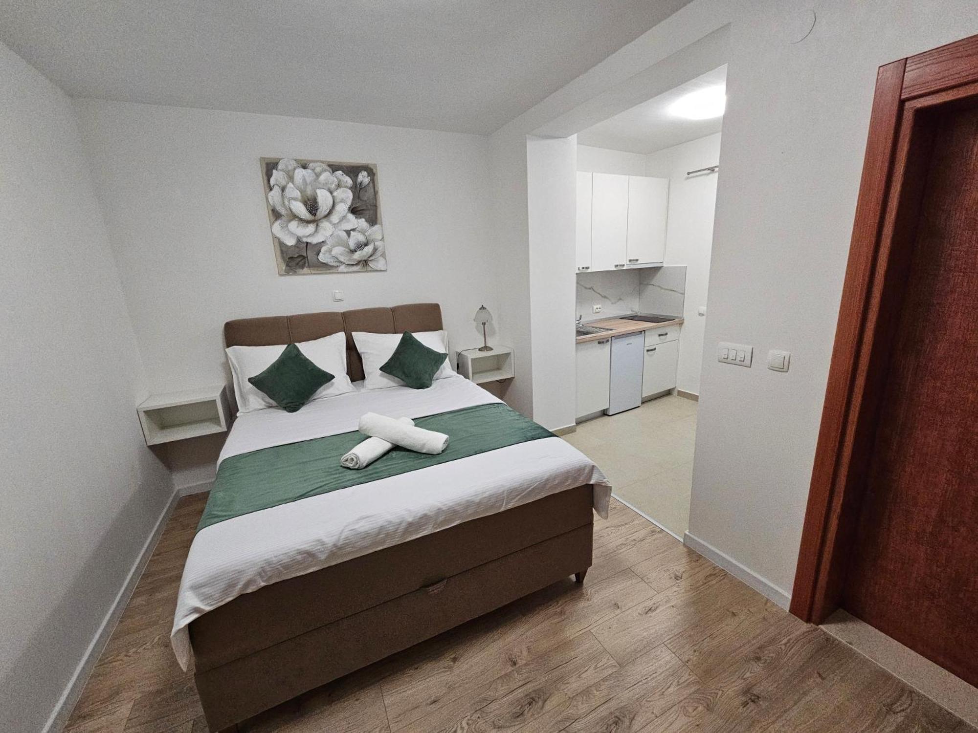 Apartments Kovac Makarska Exteriör bild