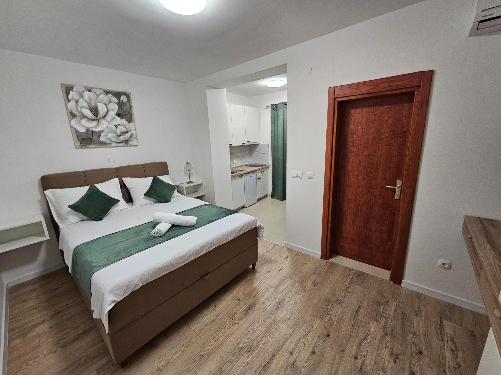 Apartments Kovac Makarska Exteriör bild